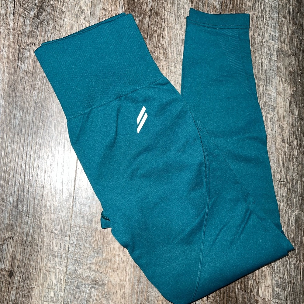 Green Doyoueven leggings
